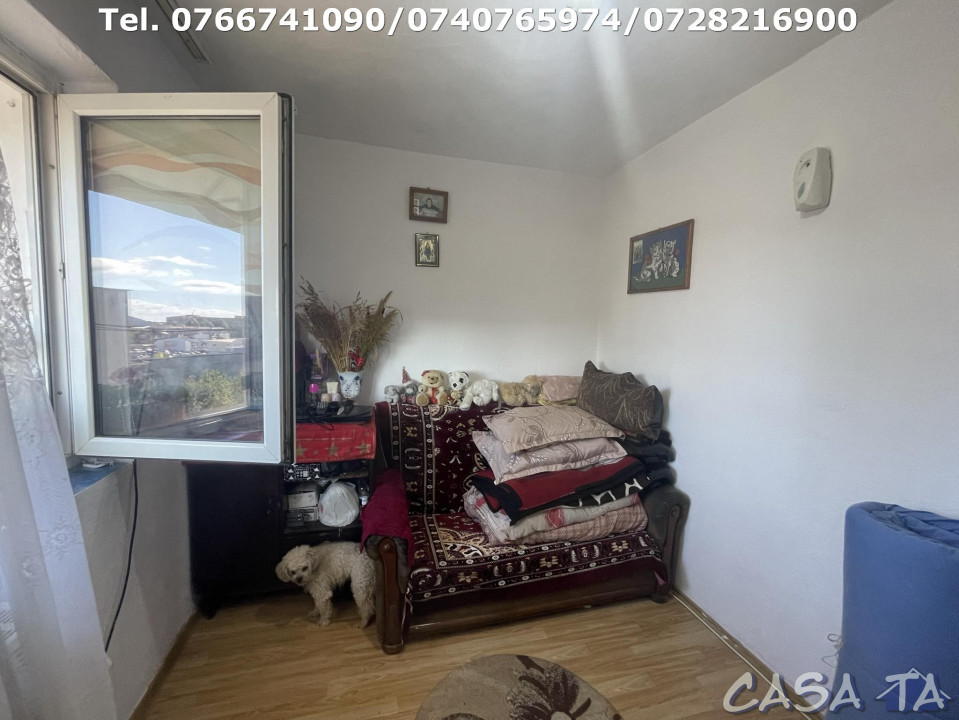 De Vanzare 2 Garsoniere Confort 2, Etaj 4, Strada Lotrului