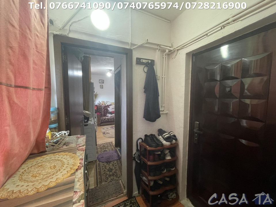 De Vanzare 2 Garsoniere Confort 2, Etaj 4, Strada Lotrului