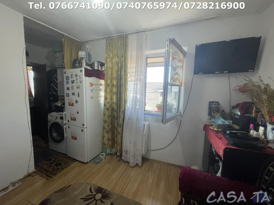 De Vanzare 2 Garsoniere Confort 2, Etaj 4, Strada Lotrului