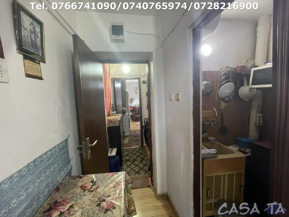 De Vanzare 2 Garsoniere Confort 2, Etaj 4, Strada Lotrului