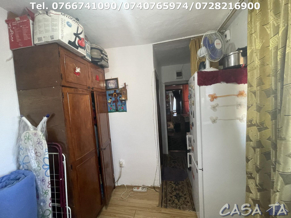 De Vanzare 2 Garsoniere Confort 2, Etaj 4, Strada Lotrului