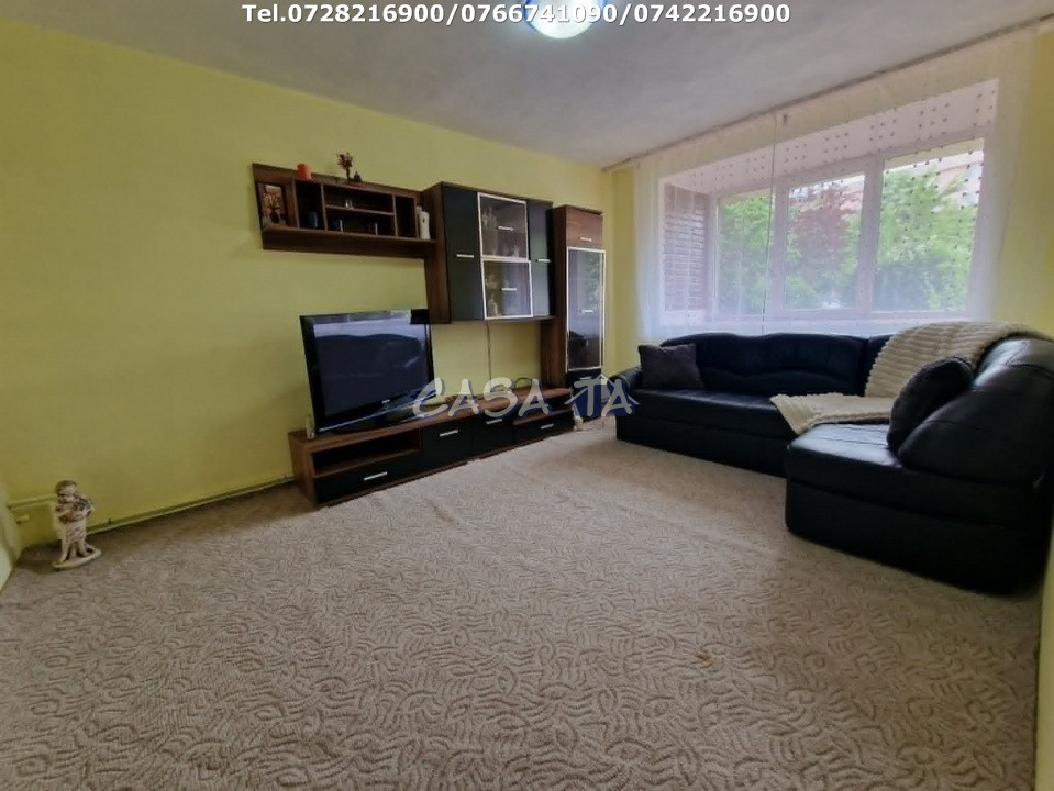 Apartament 3 camere, situat în Târgu Jiu, Str. G-Ral Christian Tell
