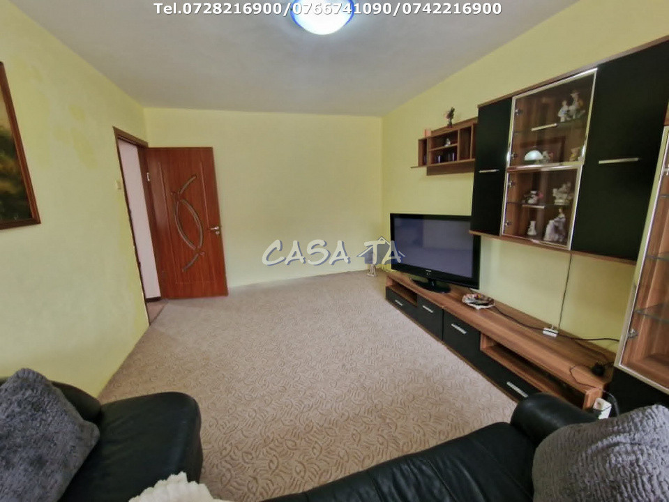 Apartament 3 camere, situat în Târgu Jiu, Str. G-Ral Christian Tell