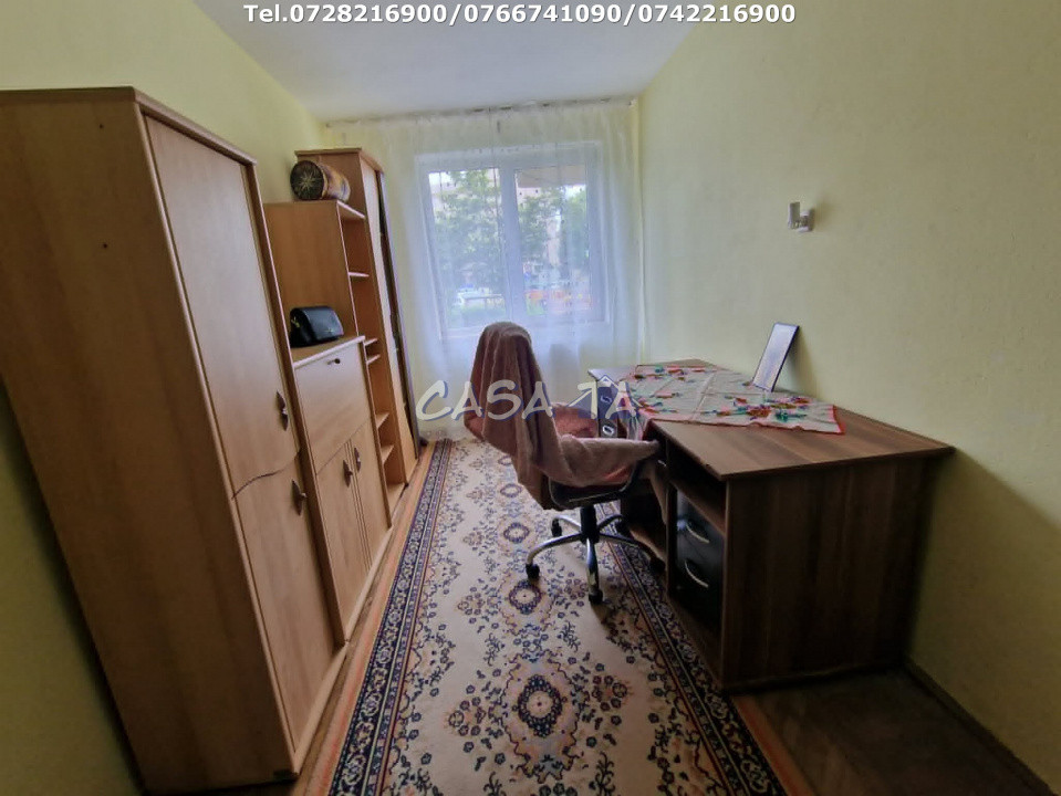 Apartament 3 camere, situat în Târgu Jiu, Str. G-Ral Christian Tell