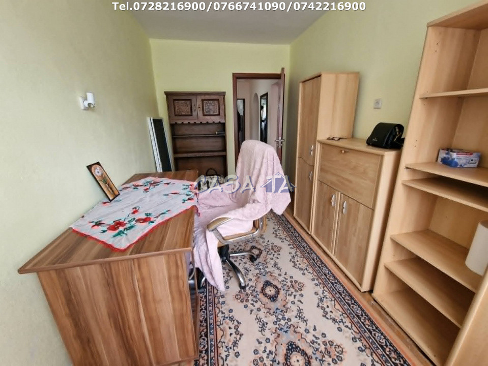 Apartament 3 camere, situat în Târgu Jiu, Str. G-Ral Christian Tell