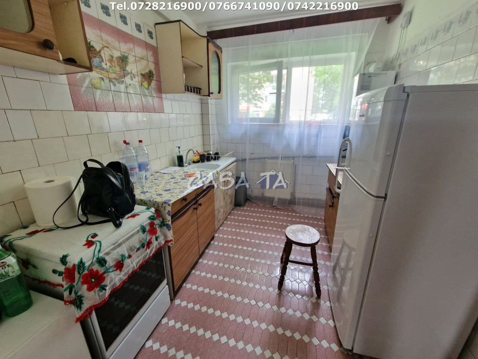 Apartament 3 camere, situat în Târgu Jiu, Str. G-Ral Christian Tell