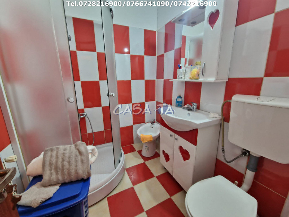 Apartament 3 camere, situat în Târgu Jiu, Str. G-Ral Christian Tell