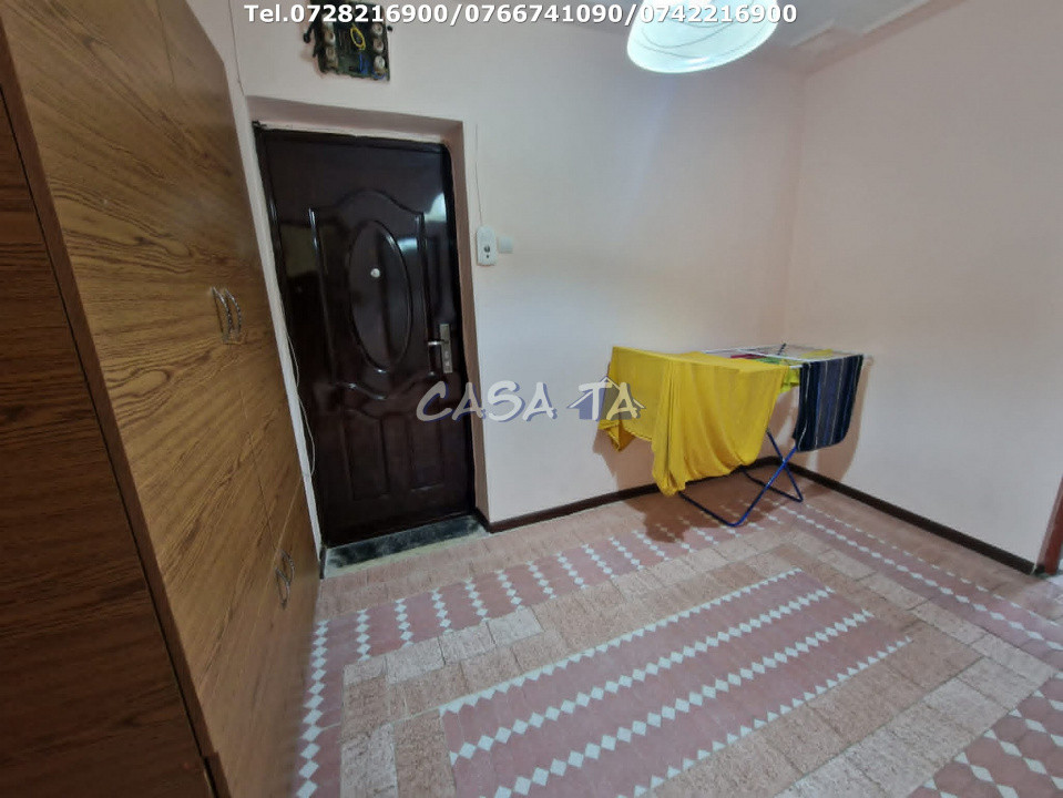 Apartament 3 camere, situat în Târgu Jiu, Str. G-Ral Christian Tell