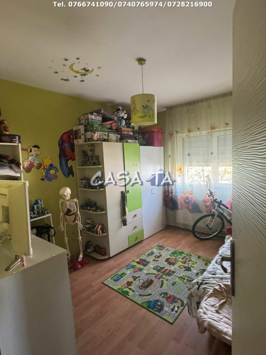 Apartament 3 Camere, Etaj 4, Strada 23 August