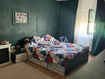 Apartament 3 Camere, Etaj 4, Strada 23 August