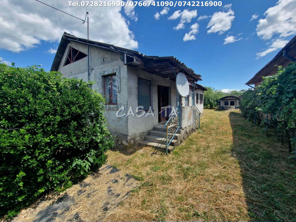 Casa situata în Arcani - Sănătești  