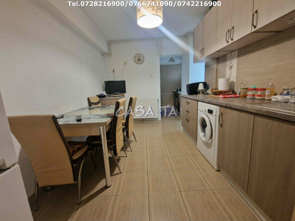 Apartament 4 camere, situat în Târgu Jiu, Bld C-tin Brancusi (Ultracentral)