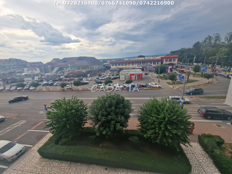 Apartament 4 camere, situat în Târgu Jiu, Bld C-tin Brancusi (Ultracentral)