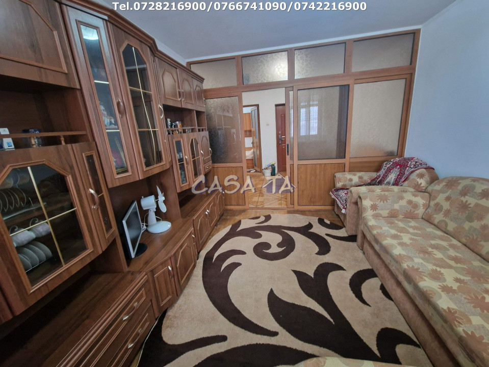 Închiriere apartament 3 camere, situat în Târgu Jiu, Bld Republicii