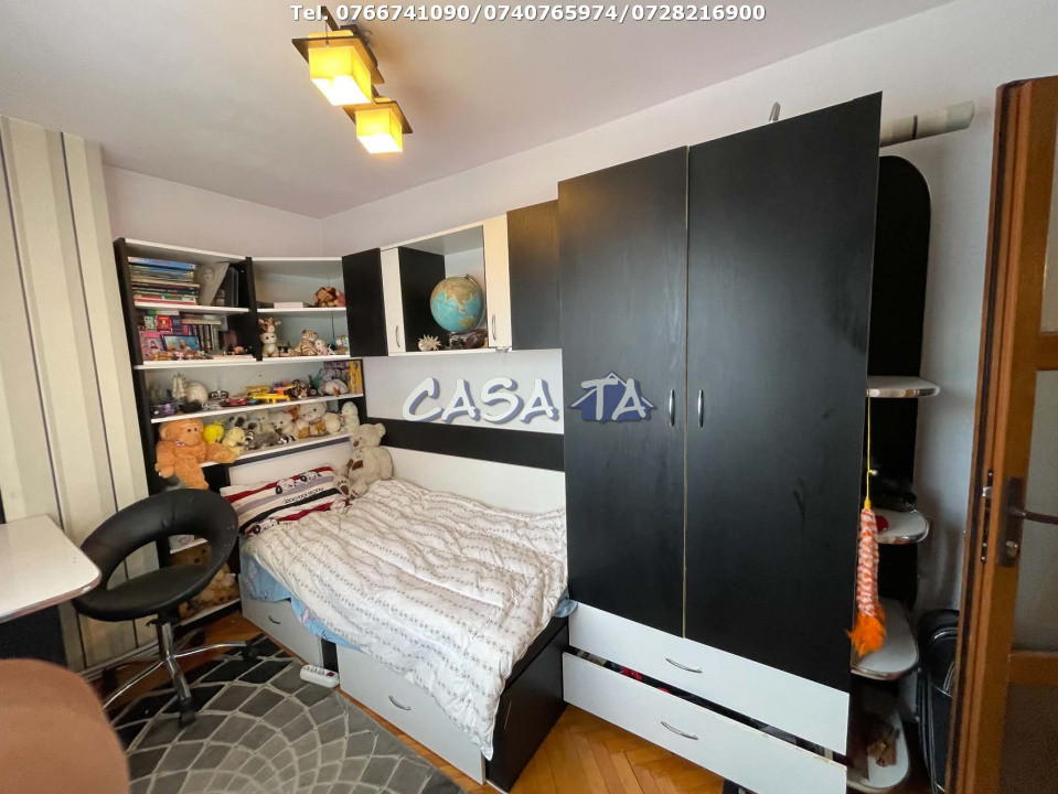 Apartament 4 Camere, Etaj 2, Strada Victoriei