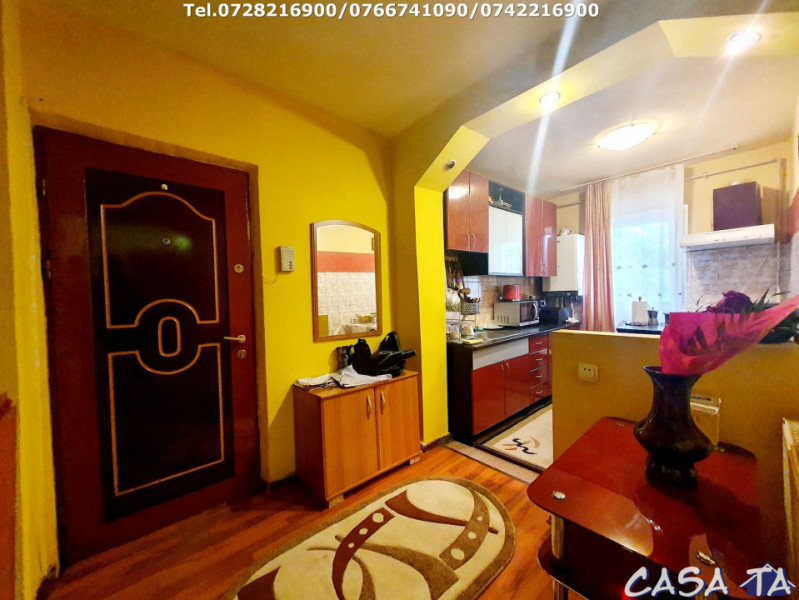 Apartament 4 camere, situat în Târgu Jiu, Str.Savinesti