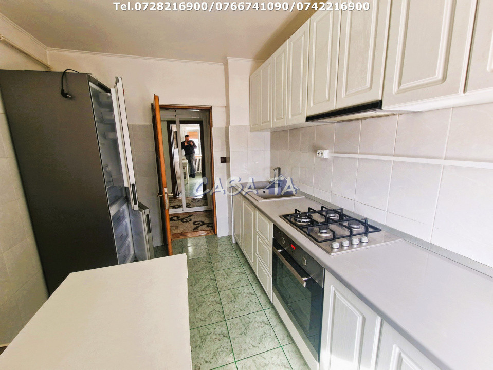 Închiriere apartament 3 camere , situat în Târgu Jiu, Str 23 August