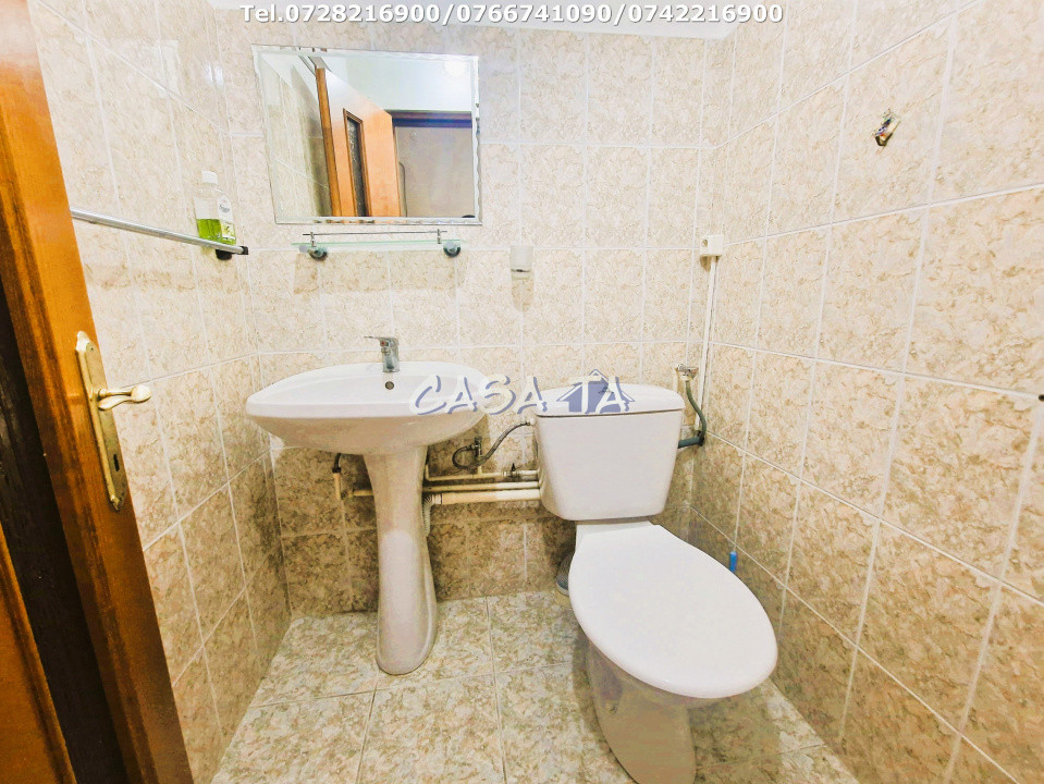 Închiriere apartament 3 camere , situat în Târgu Jiu, Str 23 August