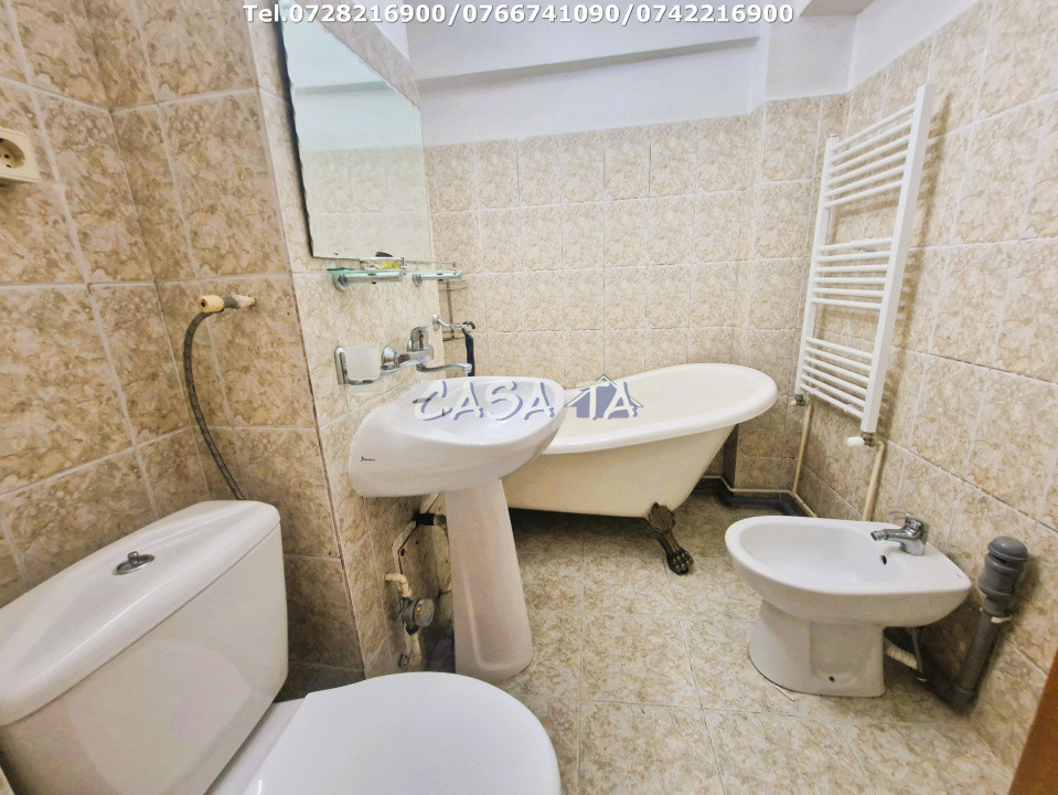 Închiriere apartament 3 camere , situat în Târgu Jiu, Str 23 August