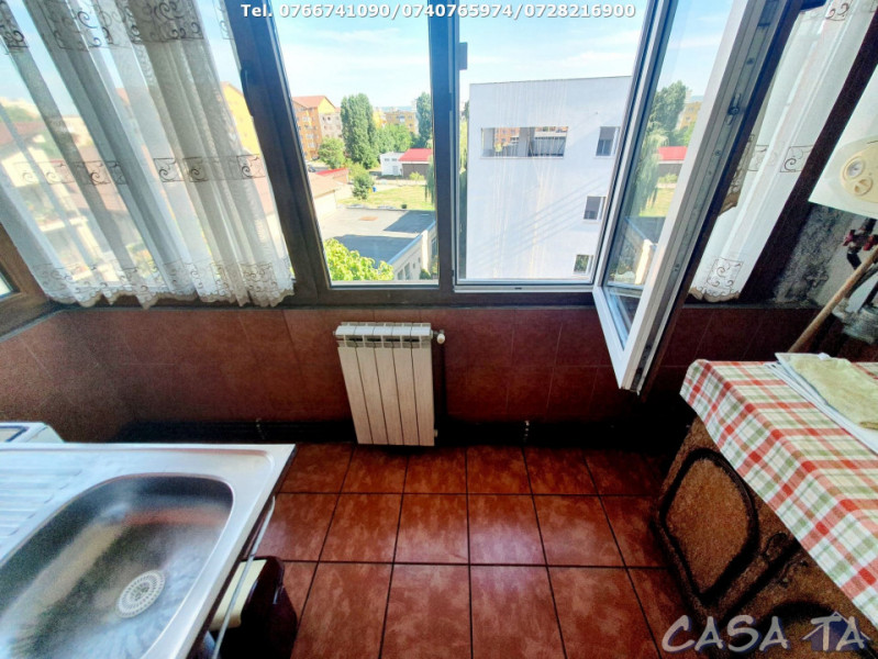 Apartament 3 Camere, Etaj 4, Strada 22 Decembrie 1989