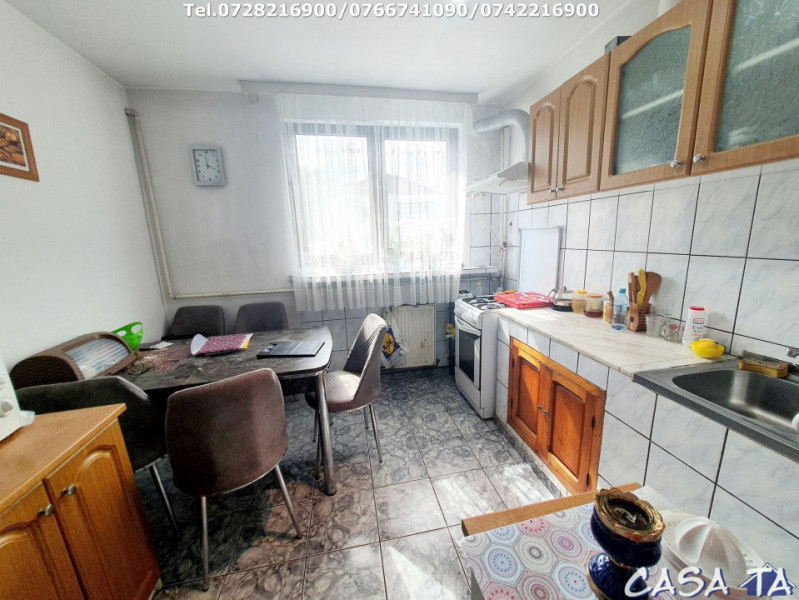 Apartament 3 camere, situat în Târgu Jiu, Aleea Garofitei