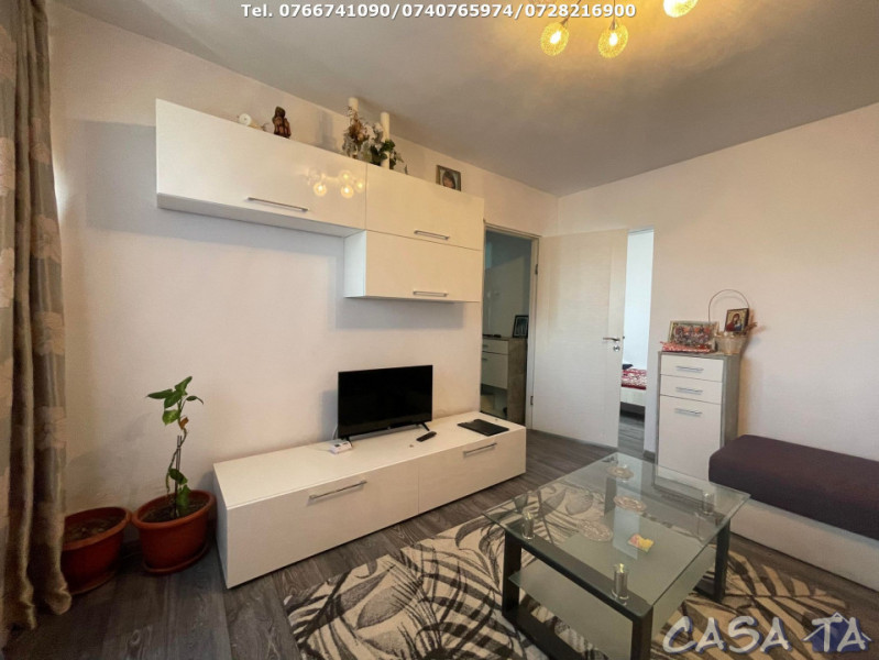Apartament 3 Camere, Etaj 4, Strada Minerilor
