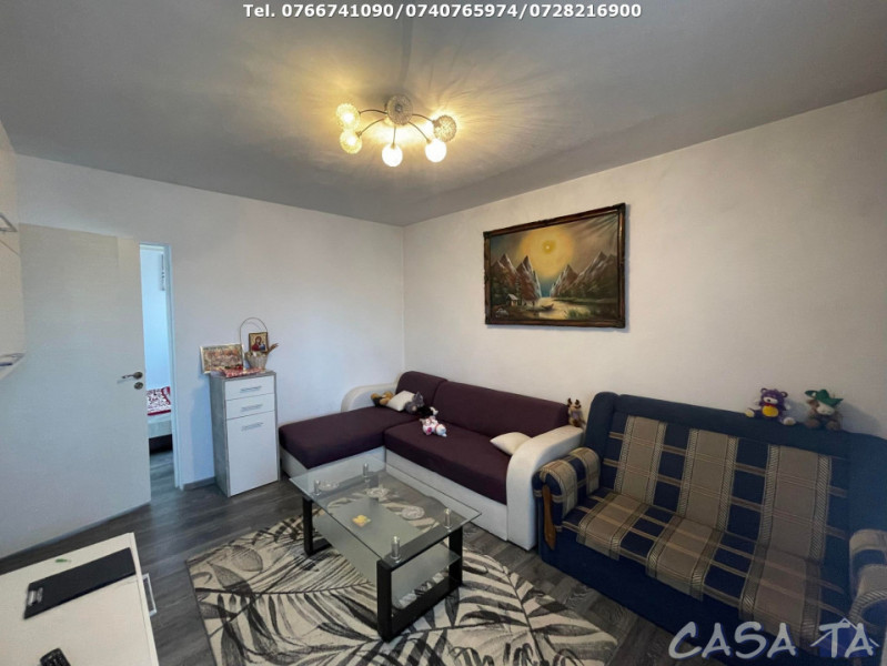 Apartament 3 Camere, Etaj 4, Strada Minerilor