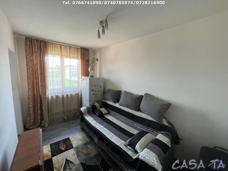 Apartament 3 Camere, Etaj 4, Strada Minerilor