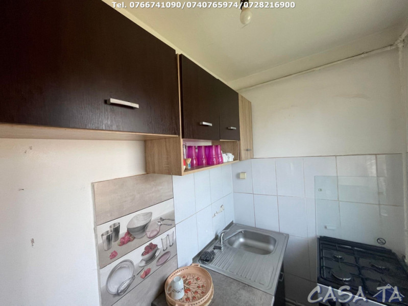 Apartament 3 Camere, Etaj 4, Strada Minerilor