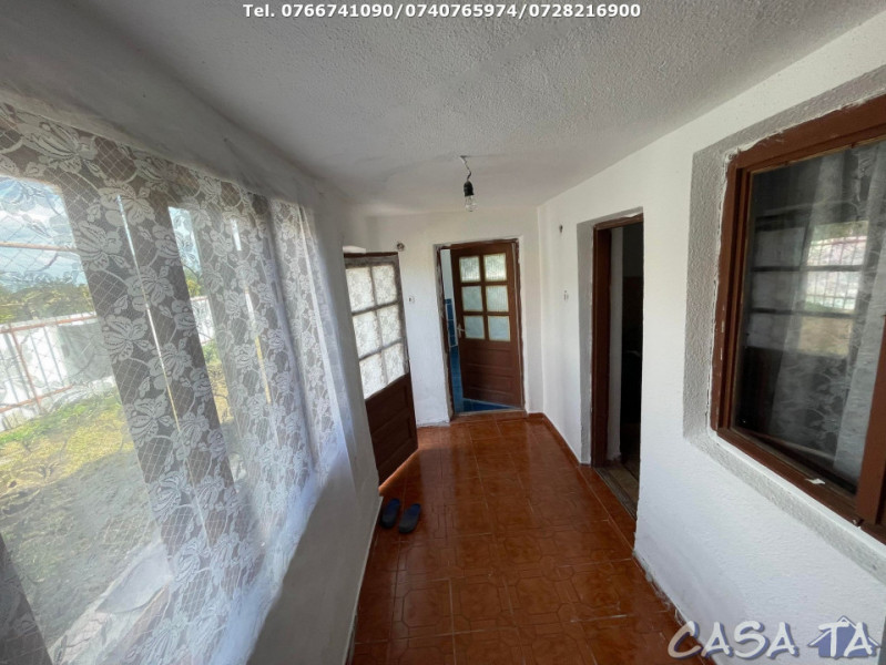 Casa 4 Camere si teren aferent (2200 mp), Strada Petresti, Targu Jiu