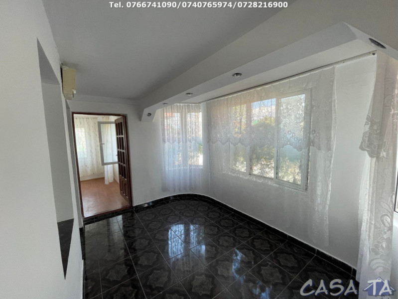 Casa 4 Camere si teren aferent (2200 mp), Strada Petresti, Targu Jiu