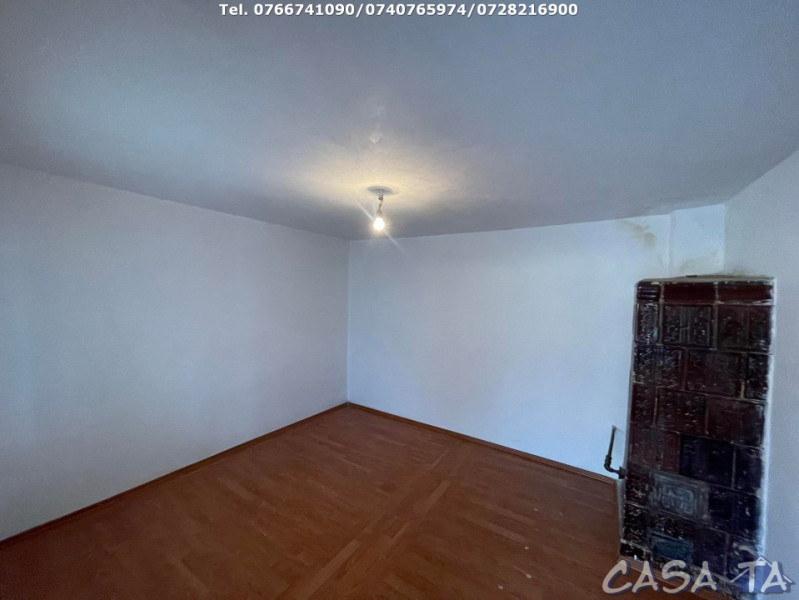 Casa 4 Camere si teren aferent (2200 mp), Strada Petresti, Targu Jiu