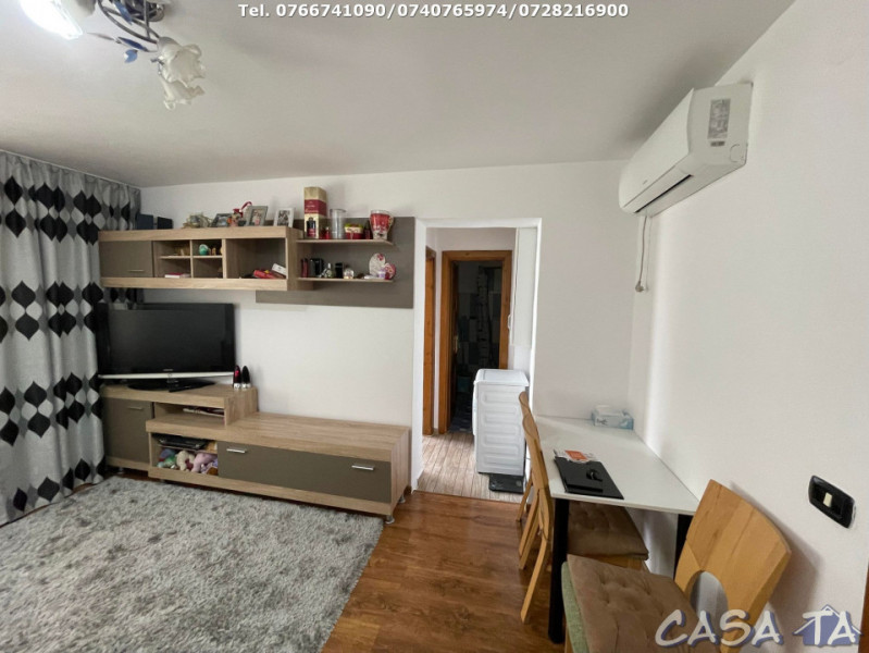 Apartament 3 Camere, Etaj 4, Strada Mioritei