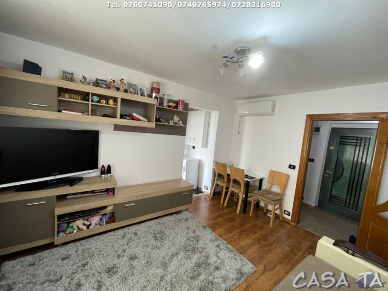 Apartament 3 Camere, Etaj 4, Strada Mioritei