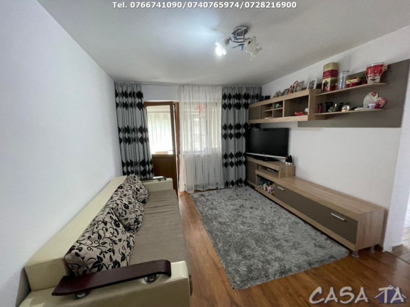 Apartament 3 Camere, Etaj 4, Strada Mioritei
