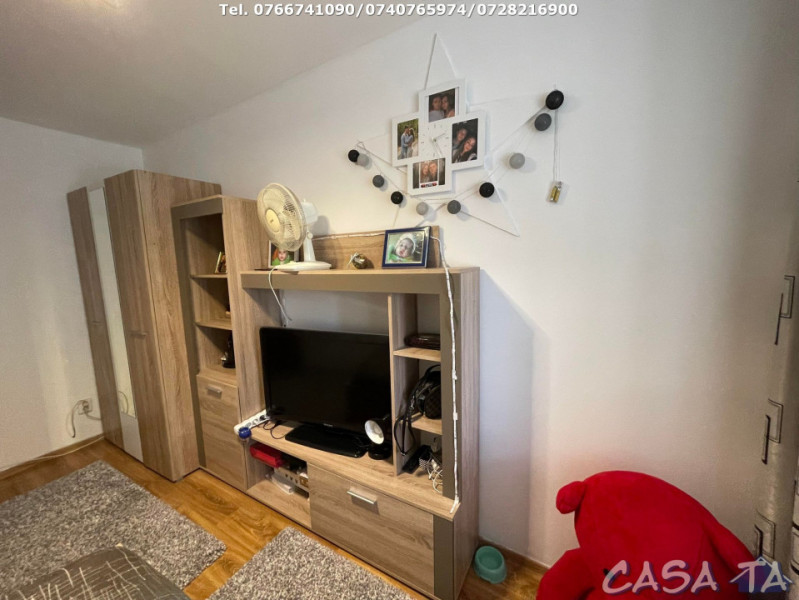 Apartament 3 Camere, Etaj 4, Strada Mioritei