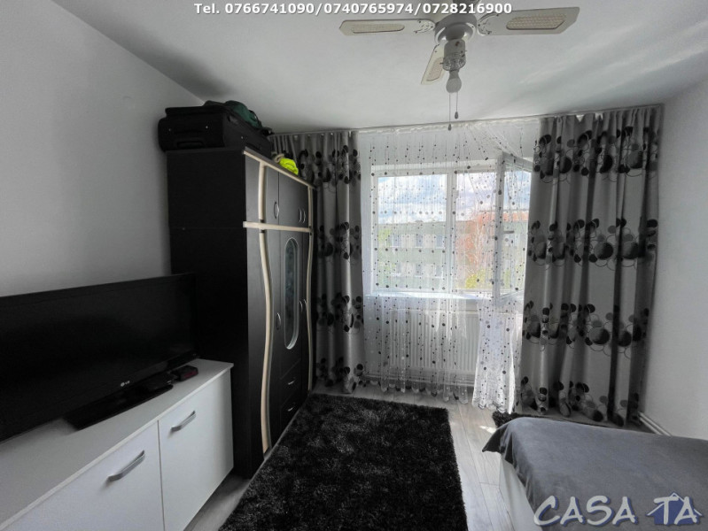 Apartament 3 Camere, Etaj 4, Strada Mioritei