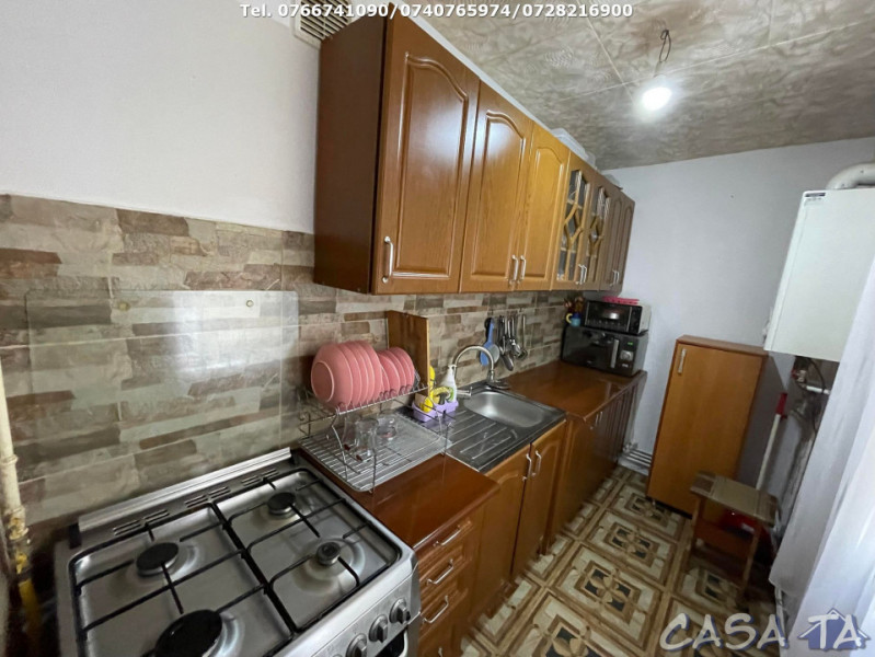 Apartament 3 Camere, Etaj 4, Strada Mioritei