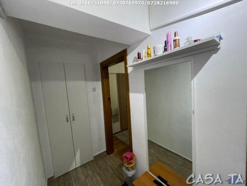 Apartament 3 Camere, Etaj 4, Strada Mioritei