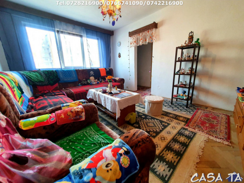 Apartament 3 camere, situat în Târgu Jiu, Aleea Plopilor