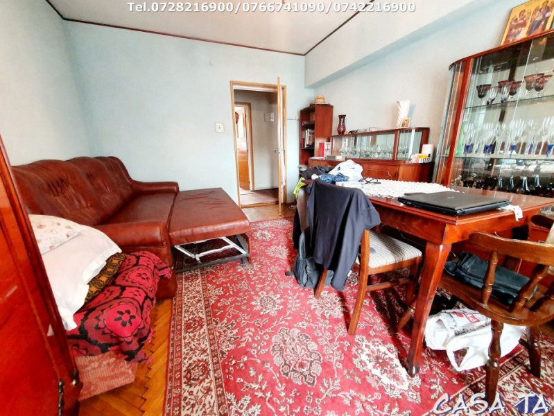 Apartament 3 camere, situat în Târgu Jiu, Str. Victoriei (Central)