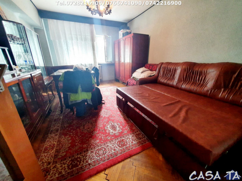 Apartament 3 camere, situat în Târgu Jiu, Str. Victoriei (Central)