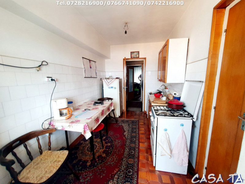 Apartament 3 camere, situat în Târgu Jiu, Str. Victoriei (Central)