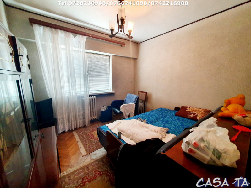 Apartament 3 camere, situat în Târgu Jiu, Str. Victoriei (Central)