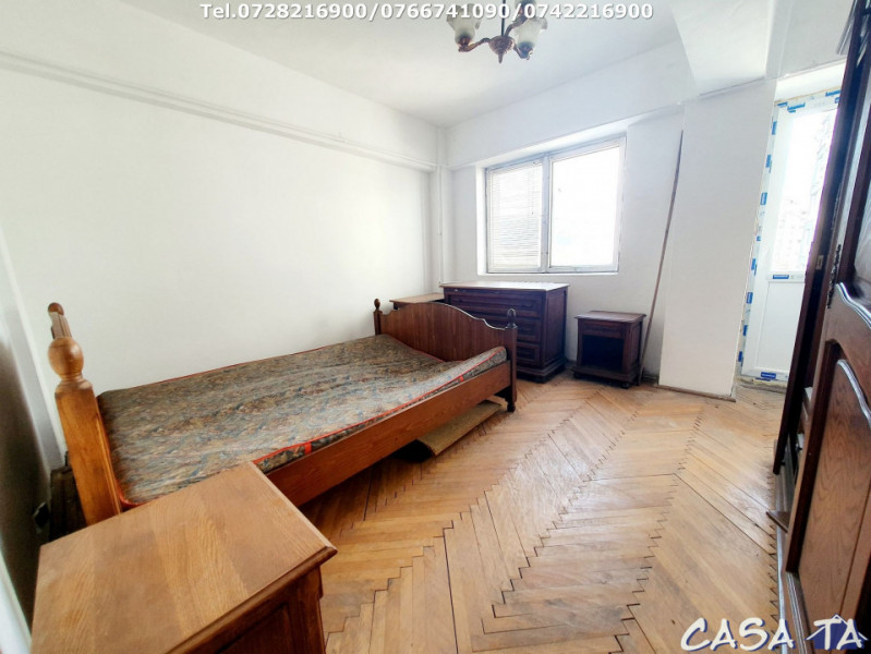 Apartament 3 camere, situat în Târgu Jiu, Str.Nicolae Titulescu