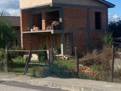 Casa + Teren aferent (300mp), Cartier Preajba