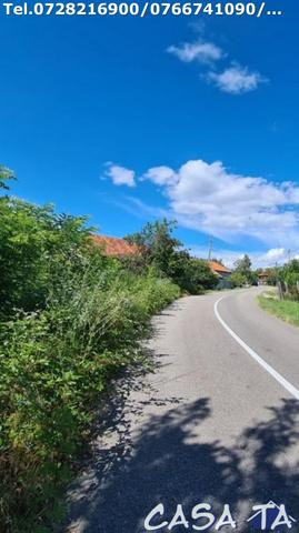 Teren Intravilan (1830 mp),situat în Bumbesti-Jiu, Loc Lazaresti