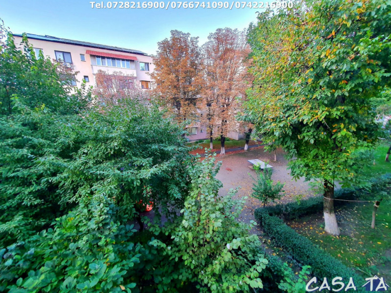 Apartament 4 camere, situat în Târgu Jiu, Aleea Sfantul Nicolae