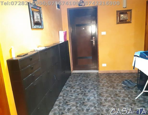 Apartament 3 camere, situat în Târgu Jiu, Str.Zambilelor