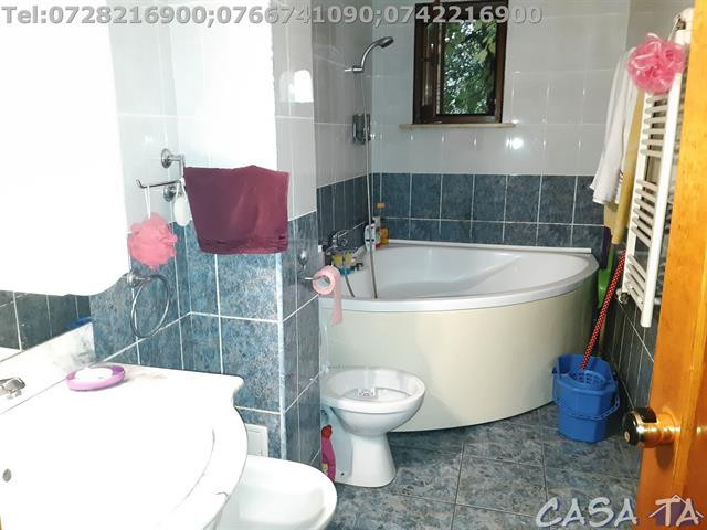 Apartament 3 camere, situat în Târgu Jiu, Str.Zambilelor